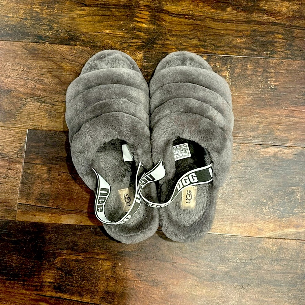 UGG Fluff Yeah slides